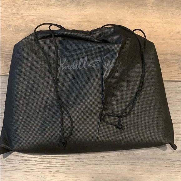 NWT Kendall & Kylie Wristlet - Picture 5 of 5